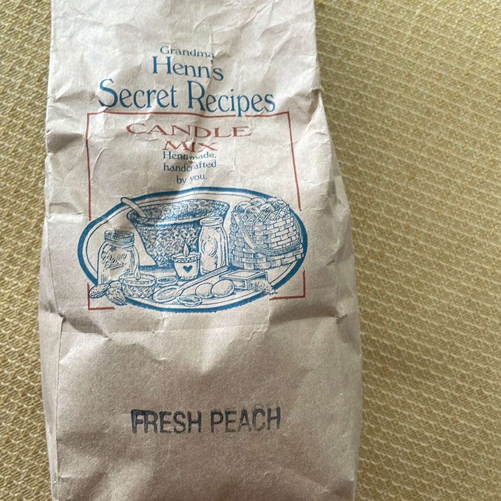 Henn grandmas secret recipes candle mix. Fresh Peach scent